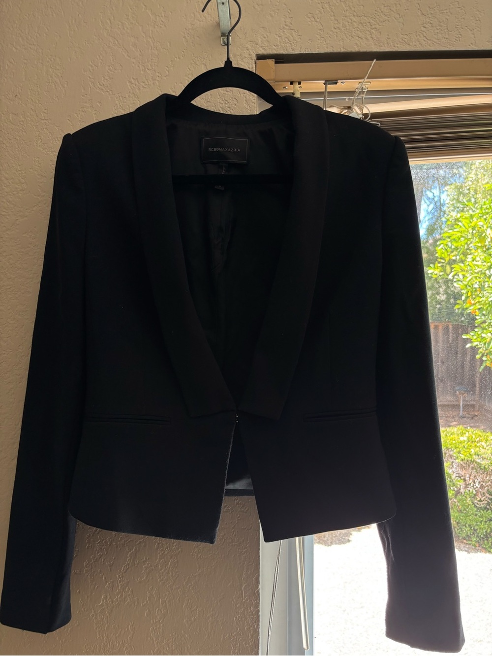 BCBGMaxAzria Black Cropped Shawl Collar Blazer
